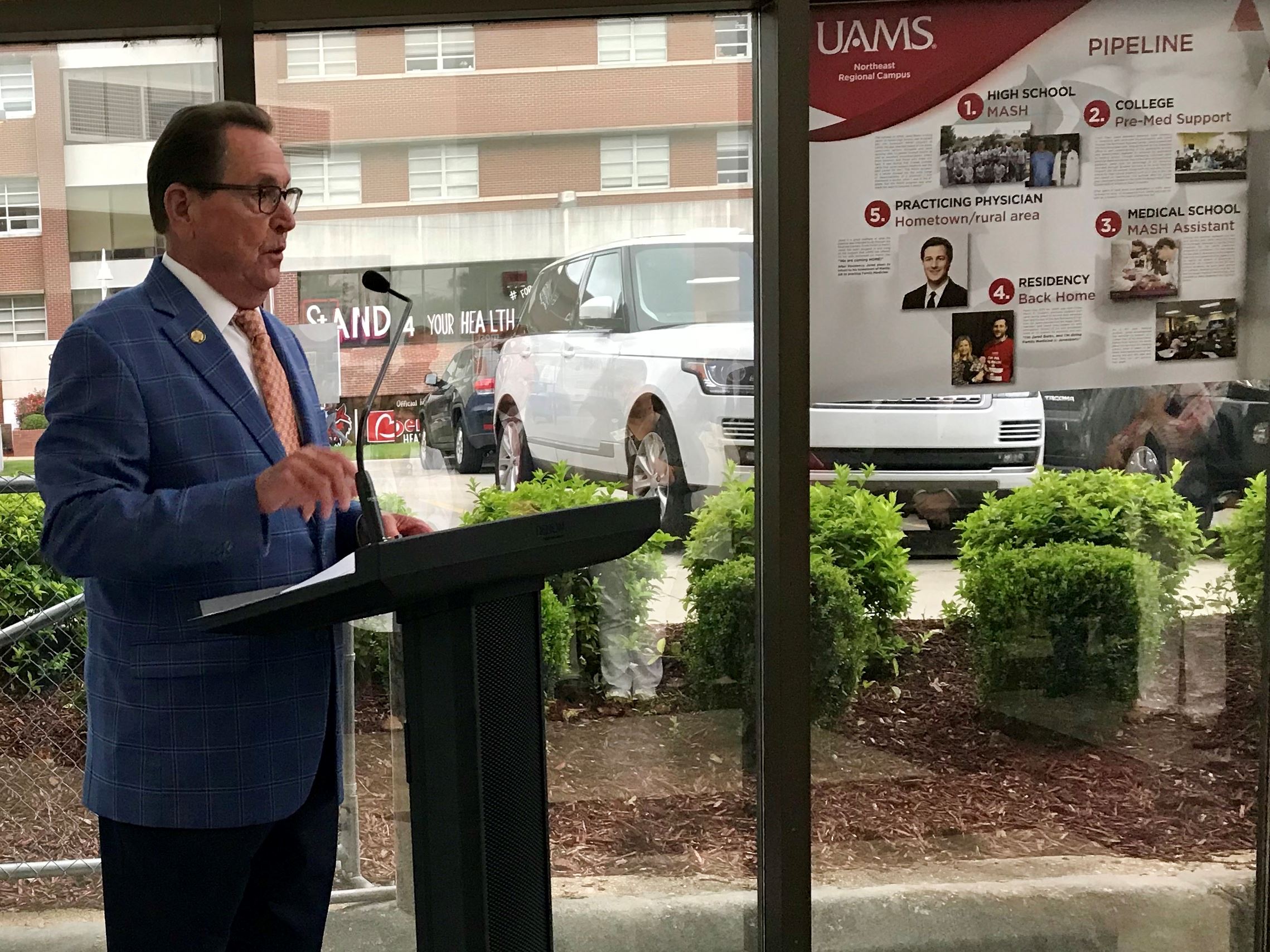 Mayor Perrin delivers address to public at UAMS Northeast 40th Anniversary.