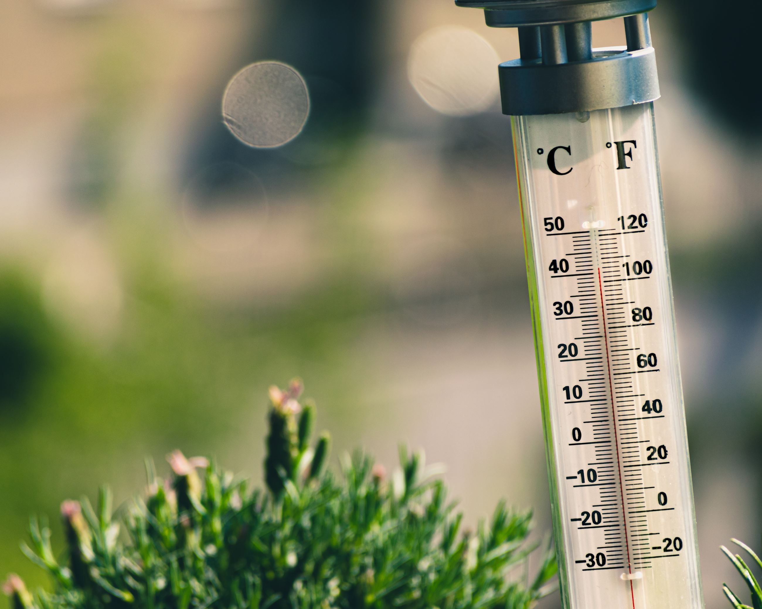 Thermometer outside showing 108 degrees Fahrenheit